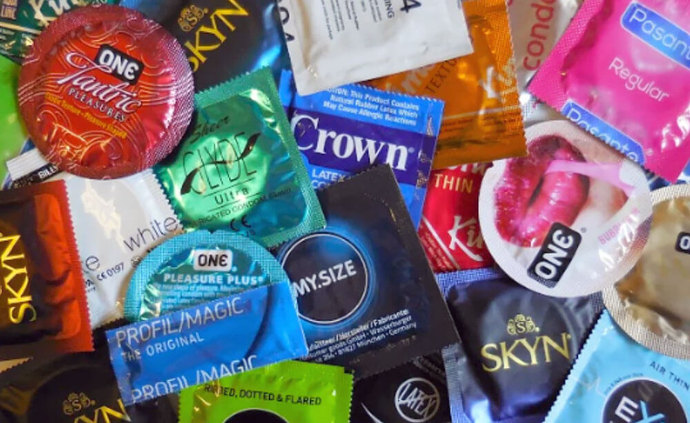 презервативи різних типів і розмірів